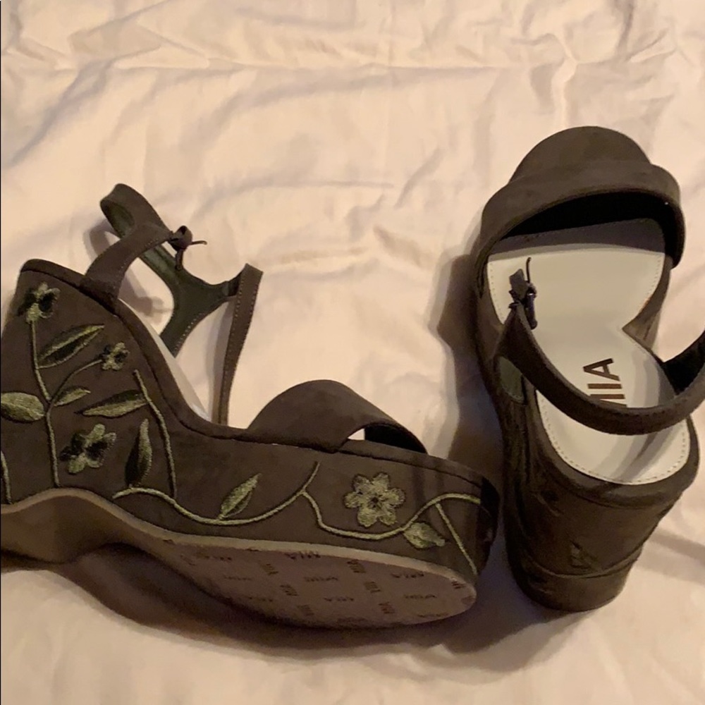 Fabulous Wedge with design on the heel